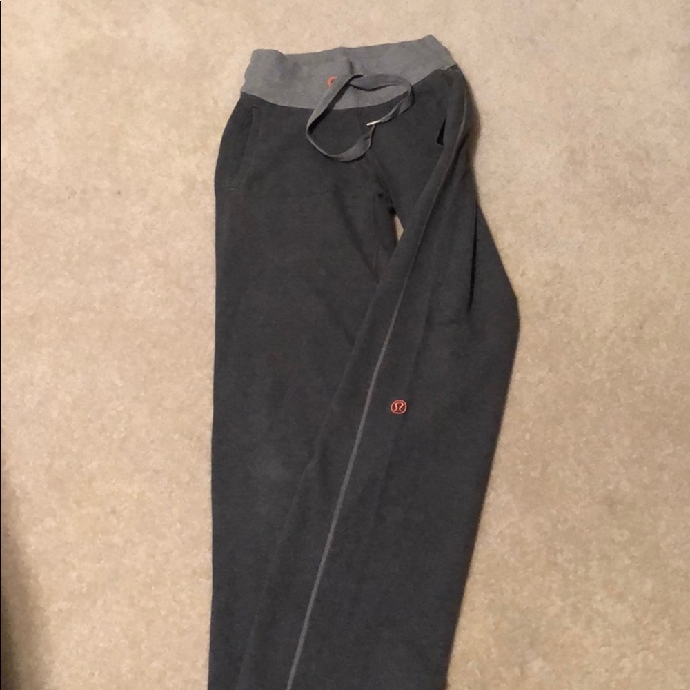 Grey lululemon sweat pants 2